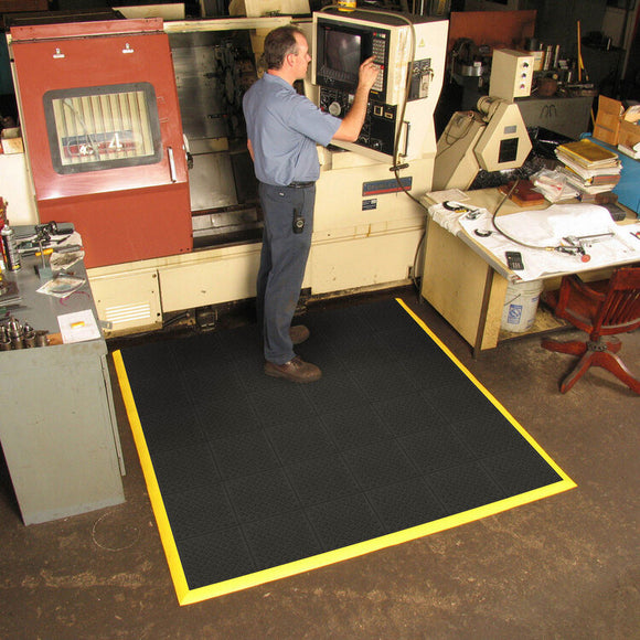 557 CUSHION-EASE ERGO 5'4" x 5'4" Black w/ Yellow Ramps