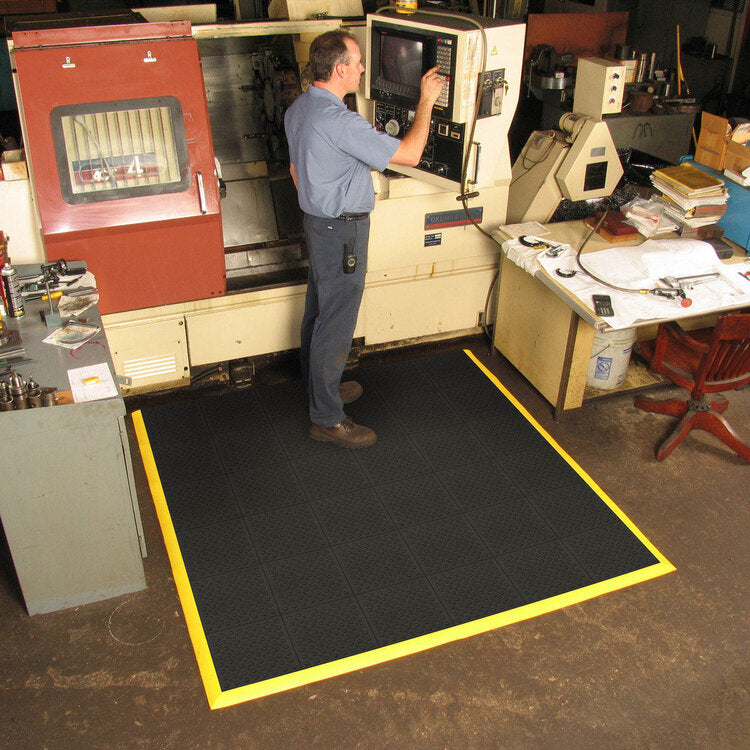 557 CUSHION-EASE ERGO 5'4" x 5'4" Black w/ Yellow Ramps